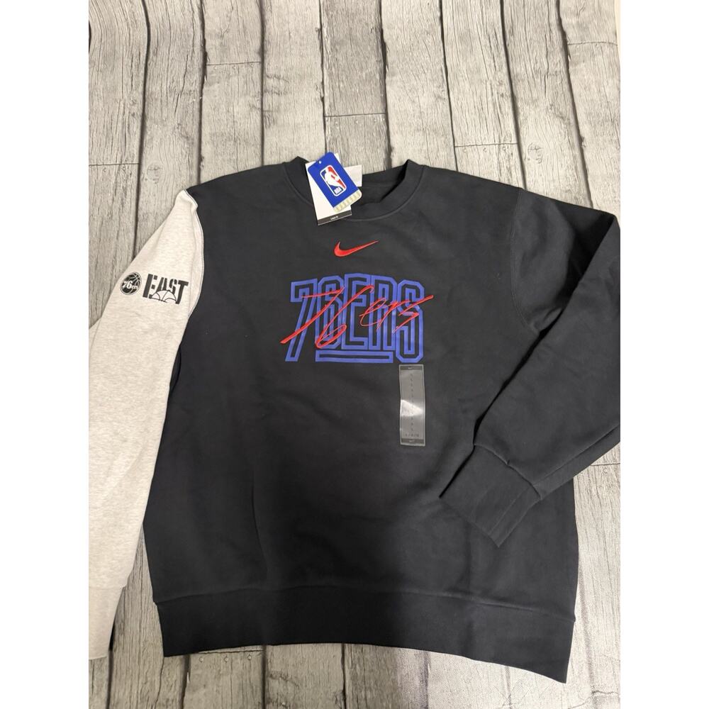NWT Men's Nike Philadelphia 76ers Courtside Versus Force & Flight Crewneck Large